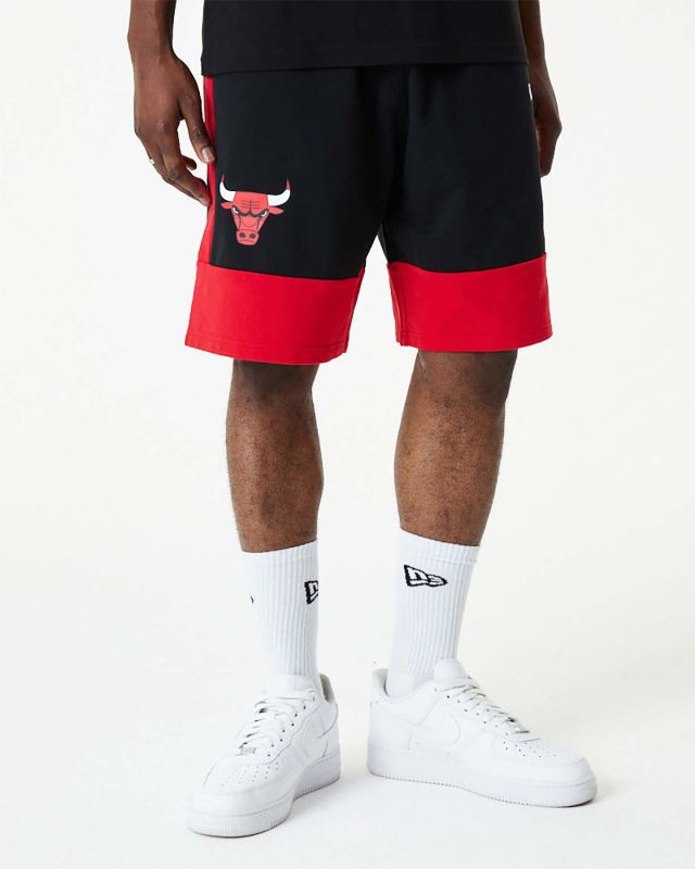 Product: NEW ERA - Pantaloni corti neri e rossi con logo Chicago Bulls (1 of 4)