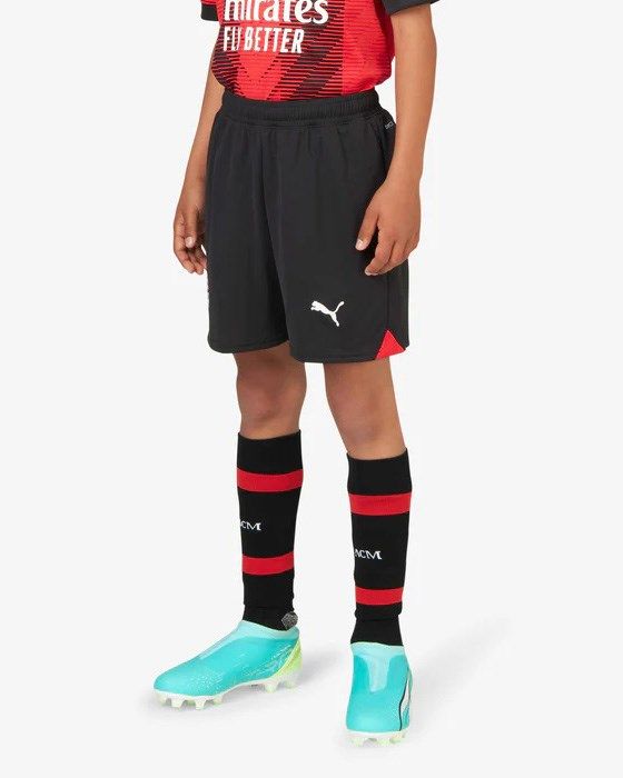 Product: PUMA - Pantaloncini da calcio bambino neri e rossi in tessuto traspirante con logo Milan (1 of 4)