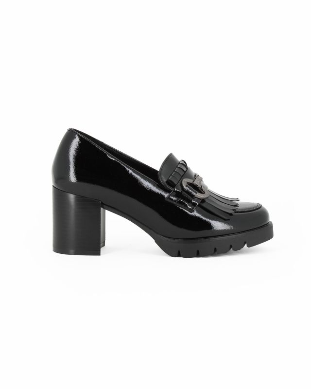 Product: MISS GLOBO - Mocassino nero effetto vernice con morsetto e frange, sottopiede in memory soft (1 of 4)