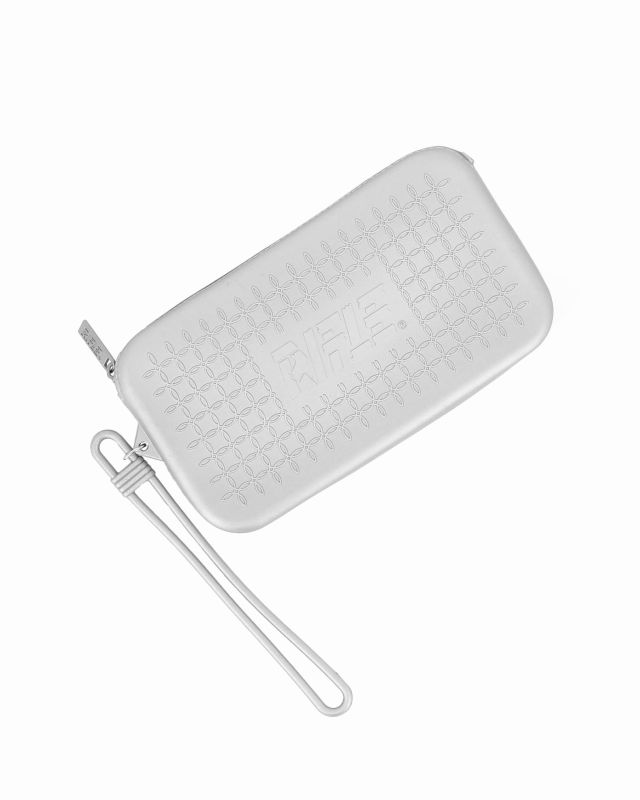 Product: RIFLE - Pochette argento in silicone con polsiera (1 of 4)