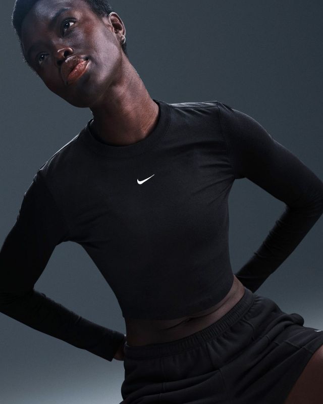 Product: NIKE- T-SHIRT DONNA MANICA LUNGA SPORTSWEAR  NERA CHILL KNIT, HF5322-011 (1 of 4)
