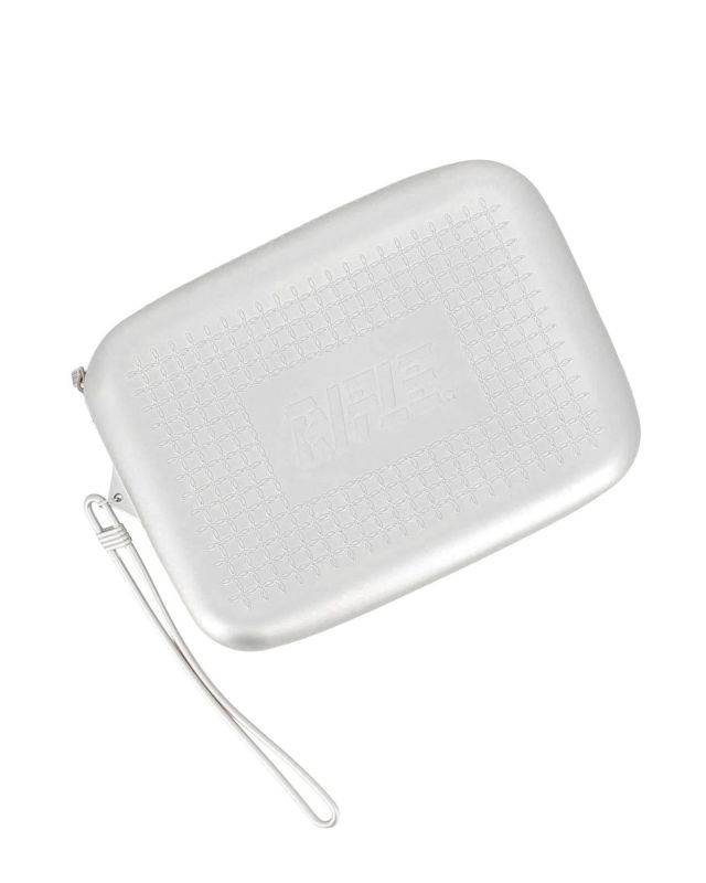 Product: RIFLE - Pochette argento in silicone con polsiera (6 of 6)
