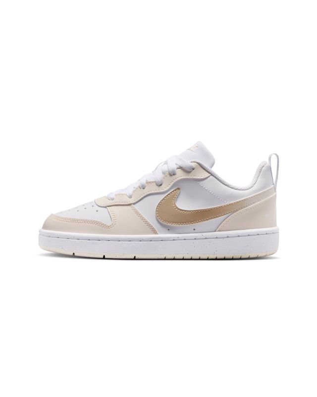 Product: NIKE - SNEAKERS JUNIOR COURT BOROUGH LOW BBALL GS  BIANCHE E BEIGE  CON DETTAGLI ROSSI DAL 36 AL 40, IR5462/100 (1 of 8)