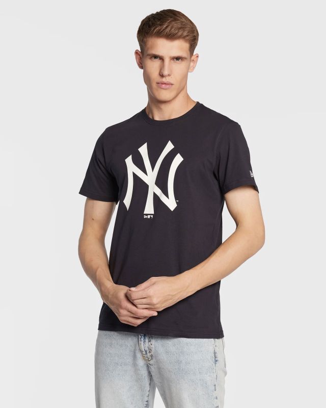 Prodotto: NEW ERA - T-SHIRT MEZZE MANICHE NEW YORK YANKEES  NERA CON DETTAGLI BIANCHI, 11204000