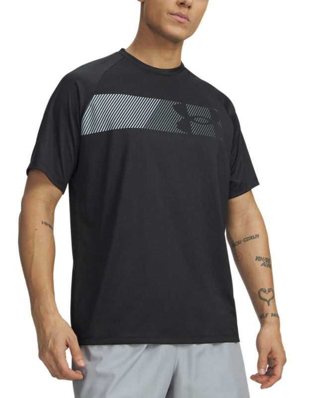 Prodotto: UNDER ARMOUR -T-SHIRT  MEZZA MANICA TECH GRAPHIC TEE NERA CON DETTAGLI GRIGI DA UOMO, 6014733_0001