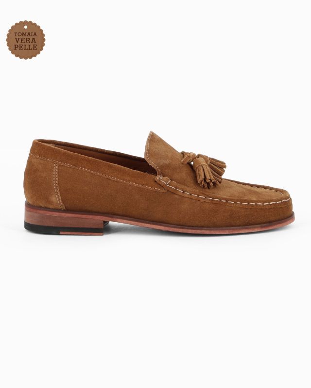 Prodotto: CLASS MAN - Mocassino tabacco scamosciato in VERA PELLE con nappe