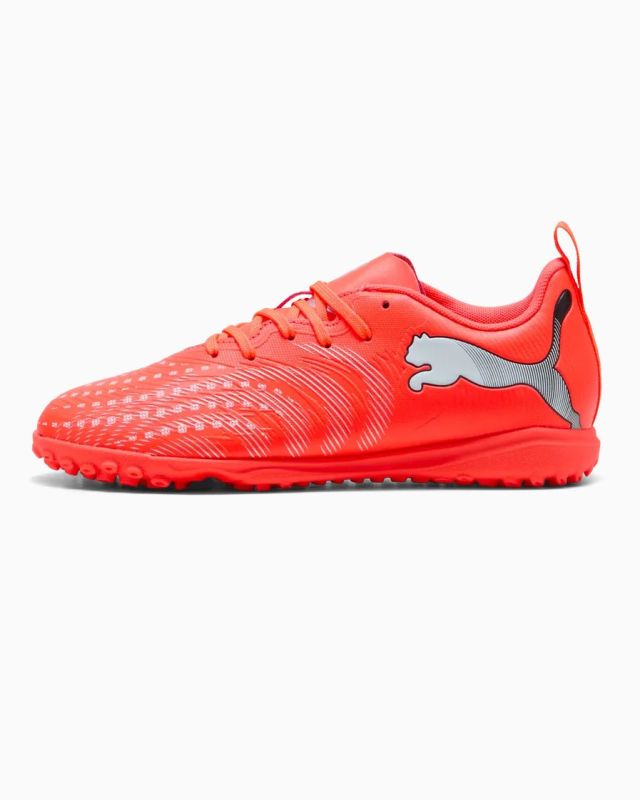 Prodotto: PUMA- SCARPA DA CALCETTO KIDS FUTURE 9 PLAY TT ROSSA FLUO CON DETTAGLI GRIGI E NERI DAL 33 AL 38.5, 108929-01