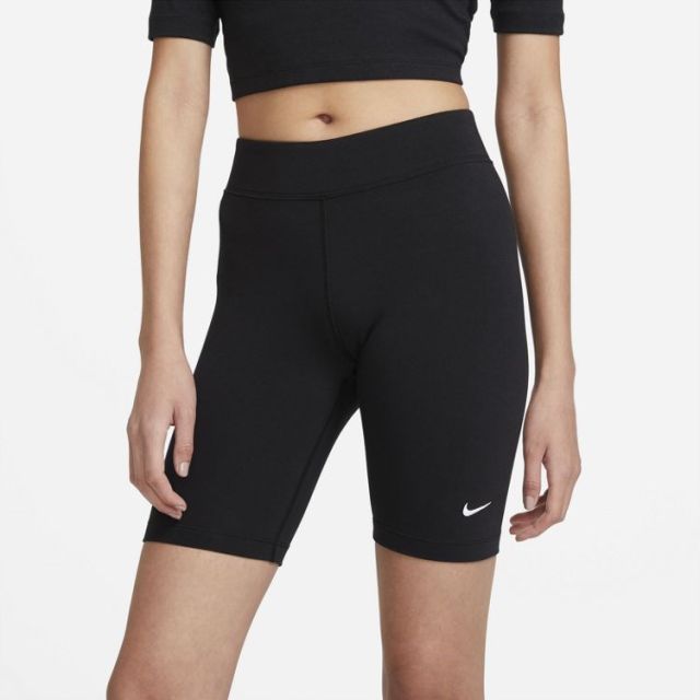 Prodotto: SHORT SPORTSWEAR ESSENTIAL BLACK