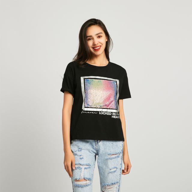 Prodotto: BACHATA - TSHIRT MANICA CORTA NERA CON PIALLETTES MULTICOLOR