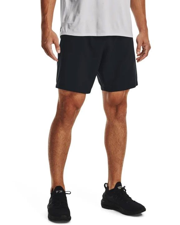 Prodotto: UNDER ARMOR - Pantaloncini da allenamento neri con logo laterale