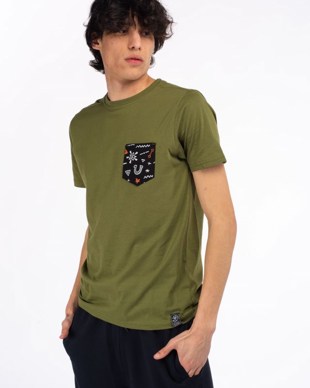 Prodotto: BROKER'S - Tshirt mezza manica con taschino e stampa