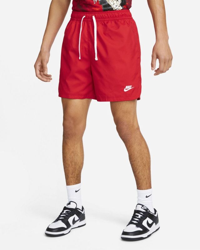 Prodotto: NIKE - Pantaloncino costume da bagno uomo rosso con logo bianco e tasca posteriore