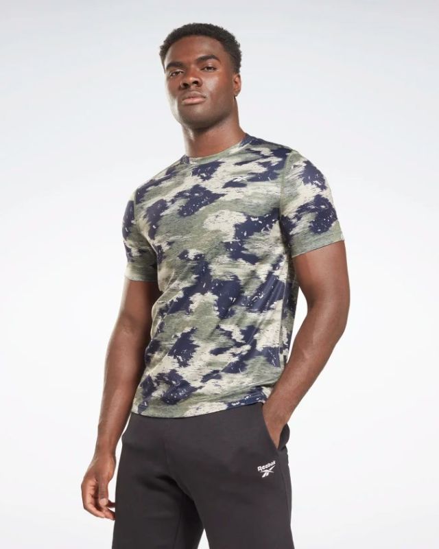 Prodotto: REEBOK-T-SHIRT TRAINING CAMO-HS7758