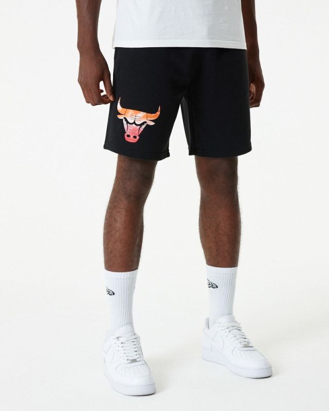 Prodotto: NEW ERA - Pantaloni corti neri con logo Chicago Bulls