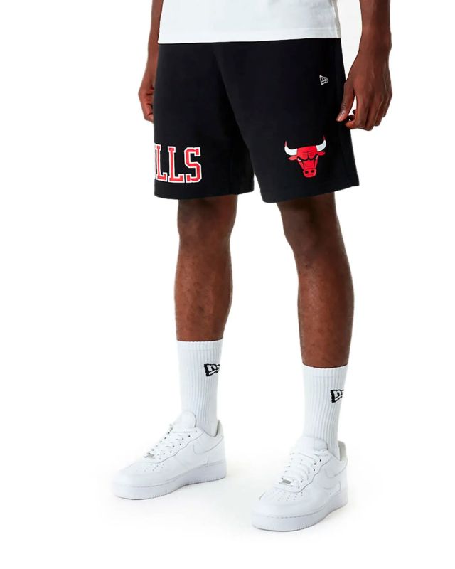 Prodotto: NEW ERA - Pantalone corto da uomo nero con logo Chicago Bulls