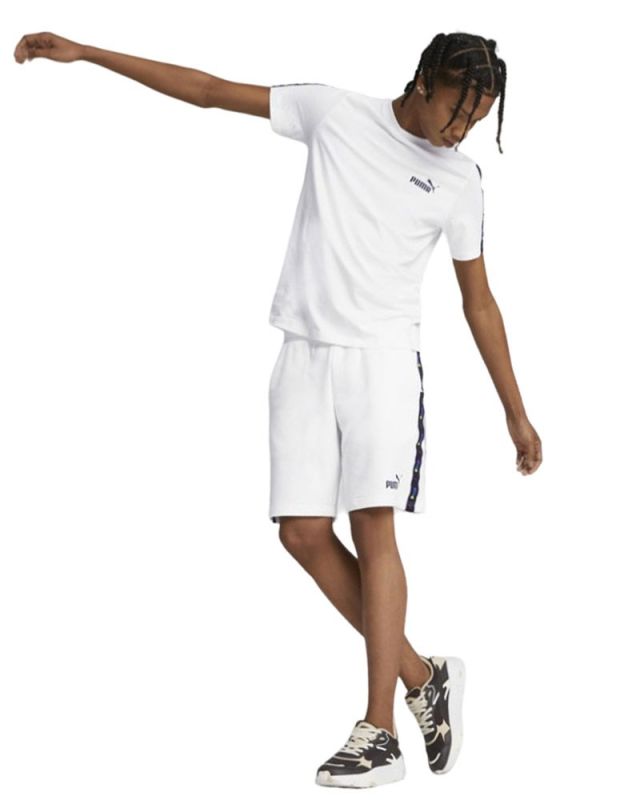 Prodotto: PUMA - Pantaloni corti da uomo bianchi con logo nero e stampa logo arcobaleno sui lati