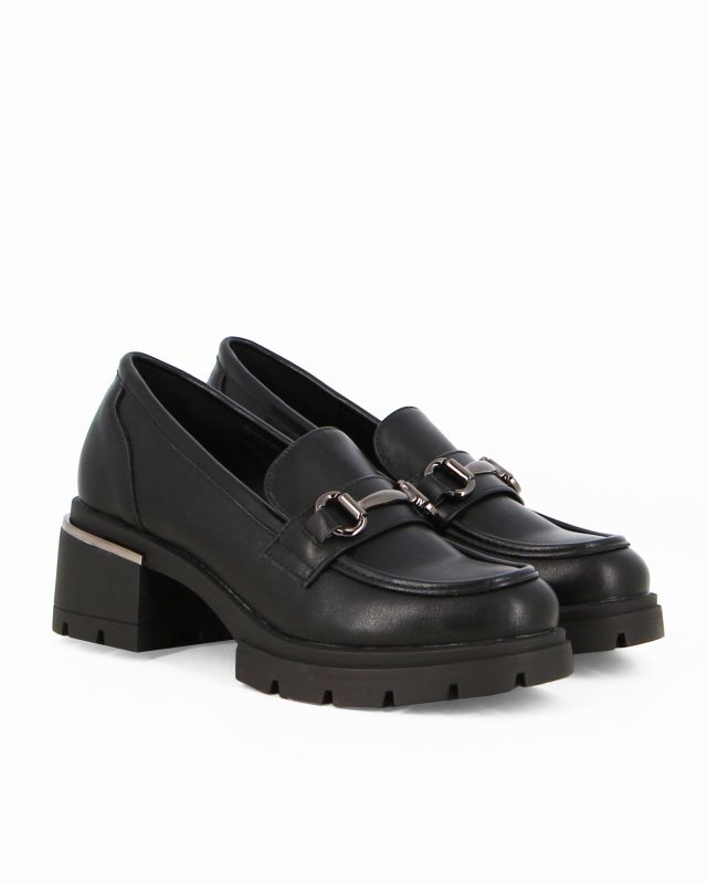 Prodotto: ZOE - Mocassino nero con suola track e morsetto sulla fascia frontale