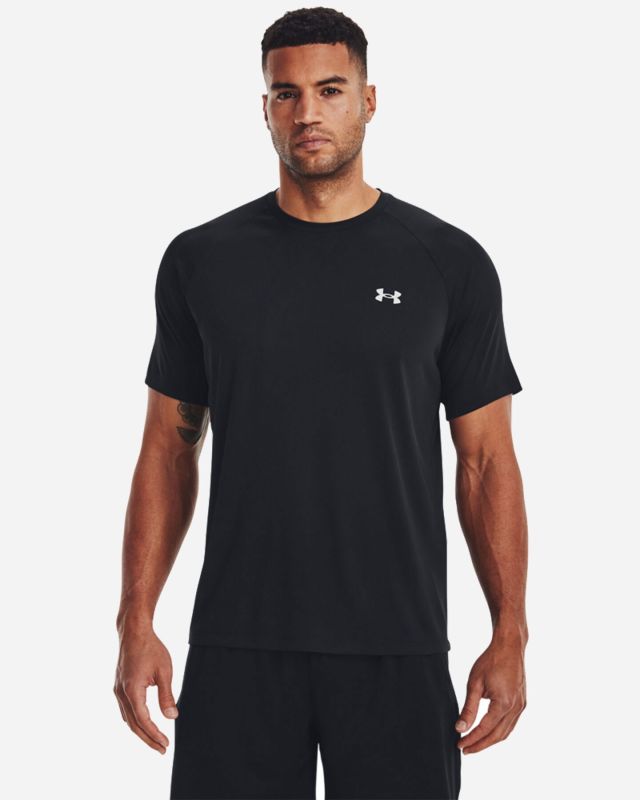 Prodotto: UNDER ARMOR - T shirt da allenamento uomo nera in tessuto traspirante