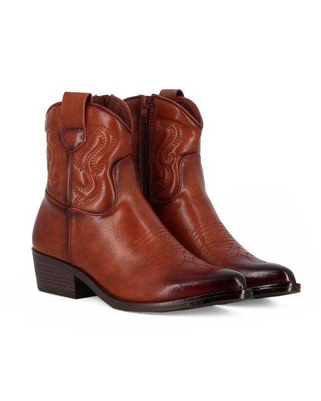 Prodotto: ZOE - Stivaletto texano marrone con zip laterale, tacco 4CM