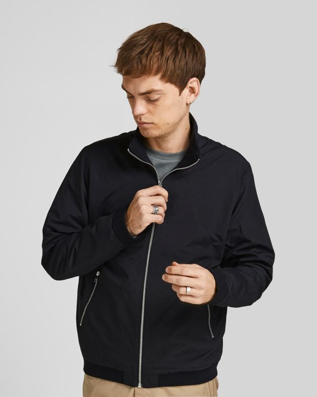 Prodotto: JACK & JONES - GIUBBINO BOMBER NERO DA UOMO RUSH HARRINGTON