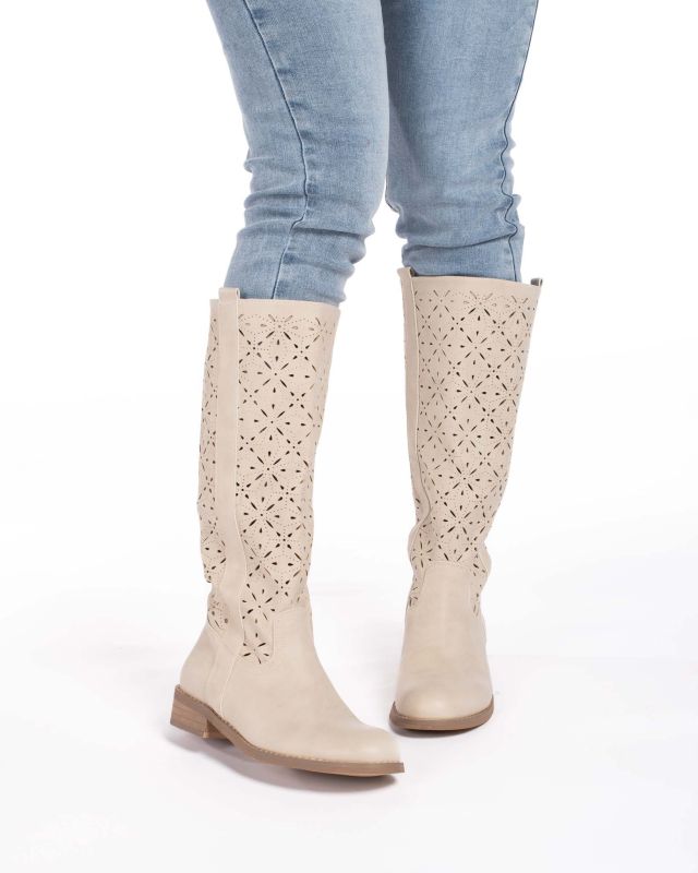 Prodotto: MISS GLOBO - Stivale traforato beige, tacco 3CM