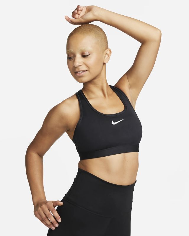 Prodotto: NIKE - TOP DA DONNA NERO SWOOSH MEDIUM SUPPORT BRA - DX6821-010