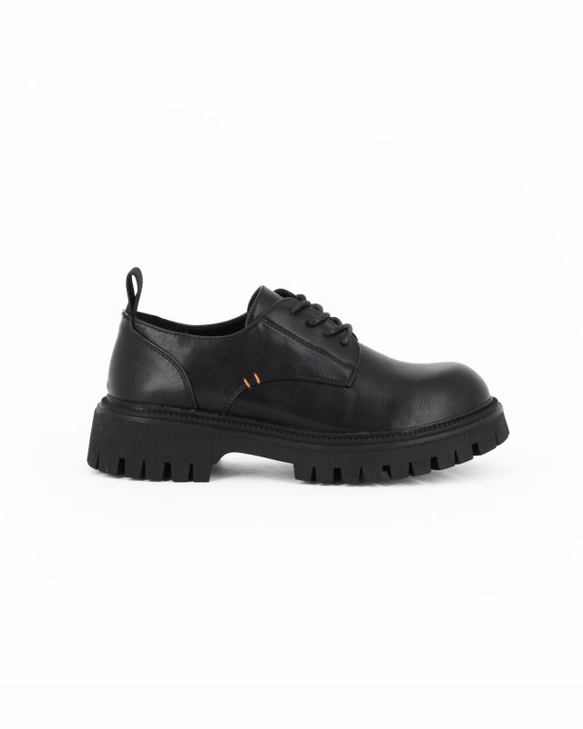 Prodotto: MISS GLOBO - Scarpa nera con lacci e suola track