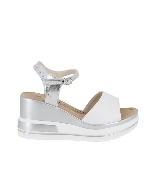 Prodotto: MISS GLOBO - Sandalo platform bianco e argento con sottopiede in memory soft e cinturino alla caviglia, tacco 3,5CM