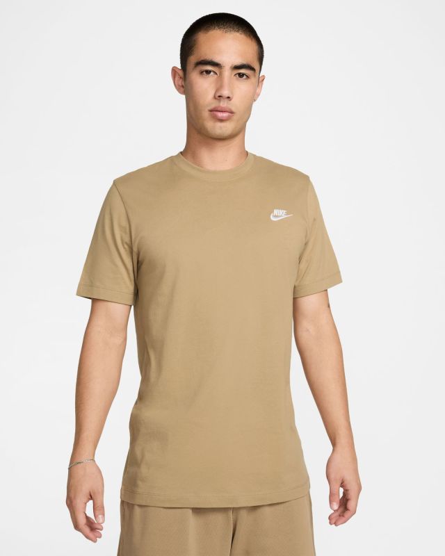 Prodotto: NIKE – T-SHIRT SPORTSWEAR CLUB TAUPE DA UOMO – AR4997/297