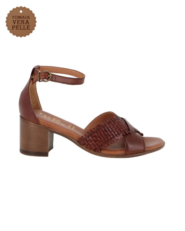 Prodotto: ELLEN BLAKE - Sandalo rovere in VERA PELLE con fasce incrociate, tacco 5,5CM