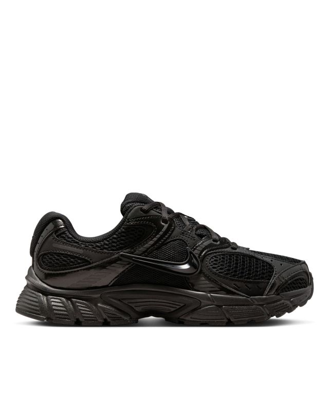 Prodotto: NIKE - SNEAKERS DONNA NERE  V5 RUNNER, HQ7901-001