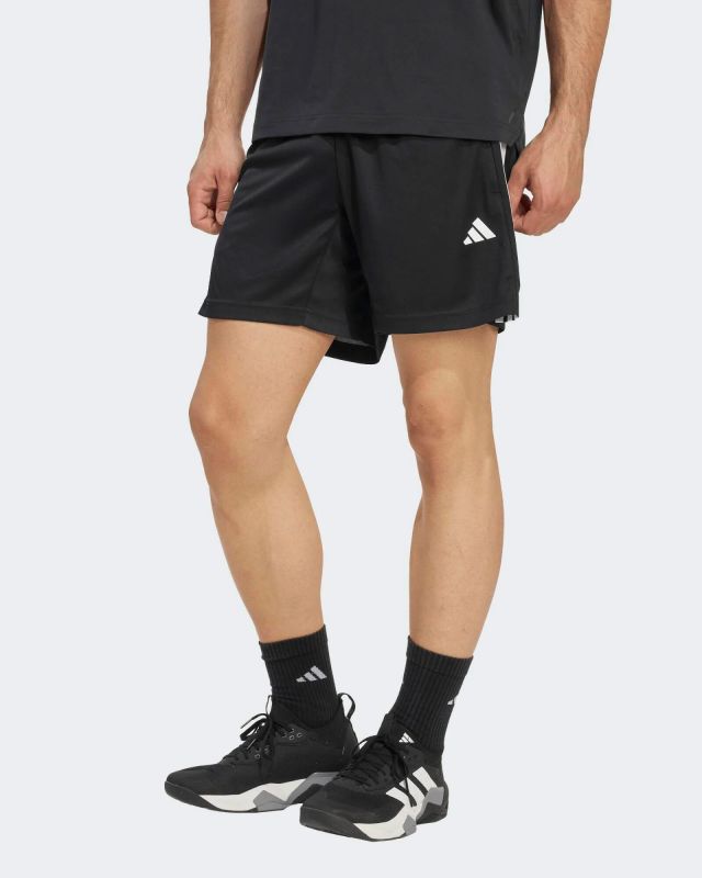 Prodotto: ADIDAS - SHORT WORKOUT ESSENTIALS BASE 3-STRIPES PIQUE SHORT 7 INCH NERI CON DETTAGLI BIANCHI DA UOMO, KA3461