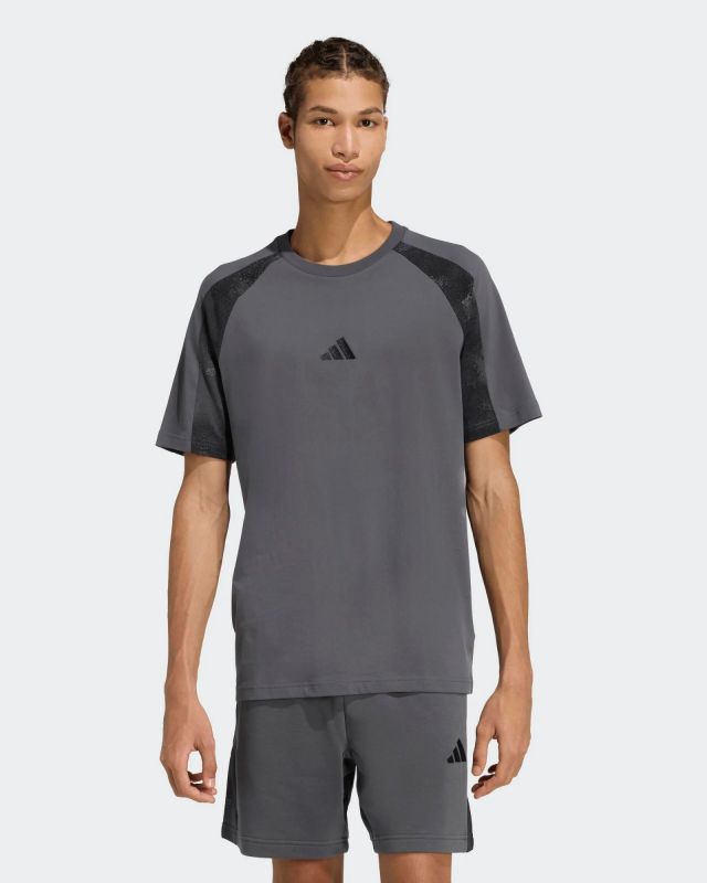 Prodotto: ADIDAS - CAMO T-SHIRT MANICA CORTA GRIGIA DA UOMO - KC0709