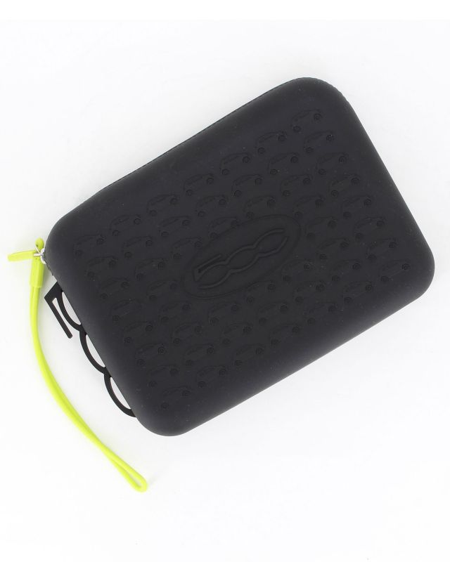 Prodotto: FIAT 500 - Pochette nera in silicone con polsiera