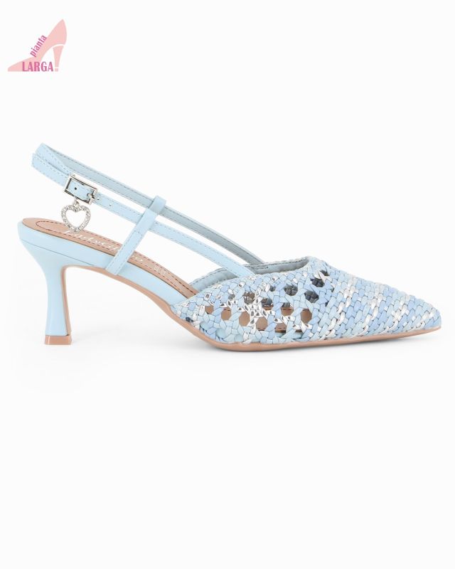 Prodotto: LADY GLOBO - Décolleté slingback celeste intrecciata con sottopiede in VERA PELLE e ciondolo a cuore in strass, calzata comoda, tacco 6,5CM
