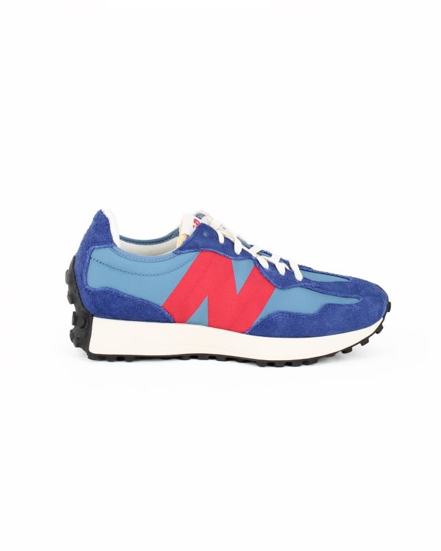 Prodotto: NEW BALANCE - SNEAKERS UOMO CELESTE E BLU LIFESTYLE SUEDE/TEX VARSITY - U327VD