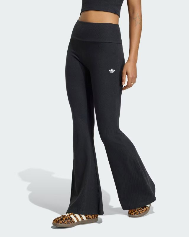 Prodotto: ADIDAS - LEGGINGS SVASATI ESSENTIAL CON LAVORAZIONE A COSTE NERI DA DONNA, KR3600