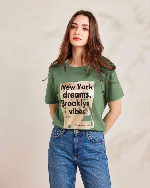 Prodotto: BACHATA - Tshirt manica corta verde salvia con stampa