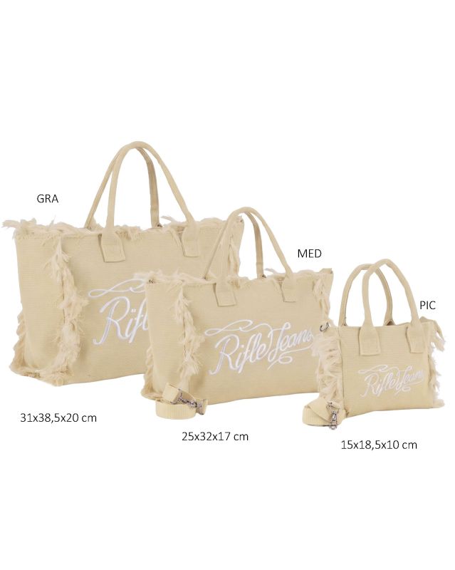 Prodotto: RIFLE - Borsa mare in tessuto beige con frange e logo bianco sul davanti, tracolla removibile