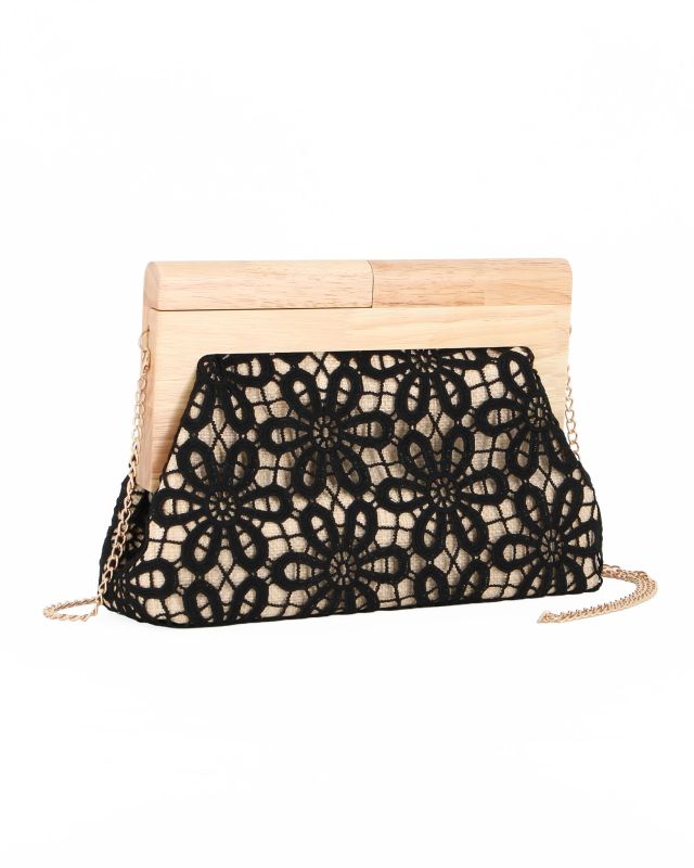 Prodotto: DIVAS - Borsa pochette nera ricamata con stecca in legno
