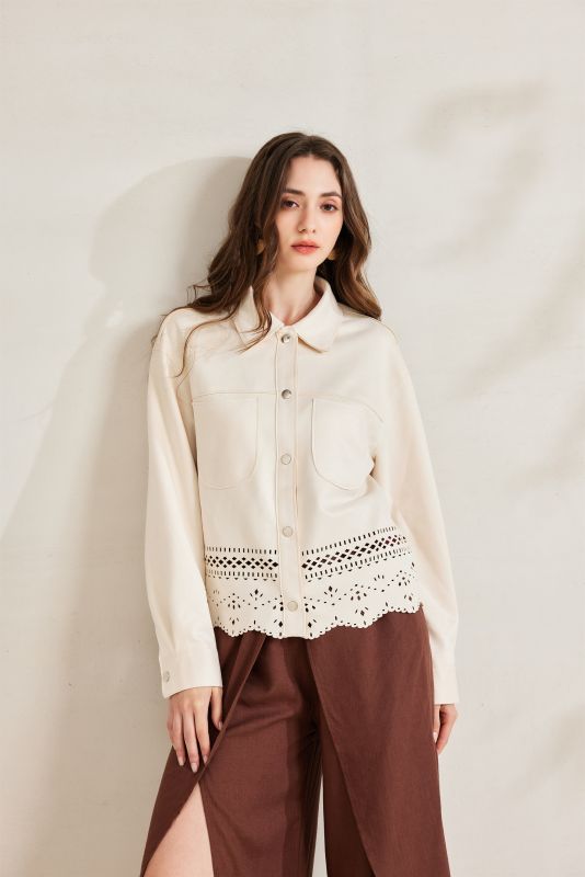 Prodotto: BACHATA - GIACCA BEIGE SCAMOSCIATA TRAFORATA DA DONNA