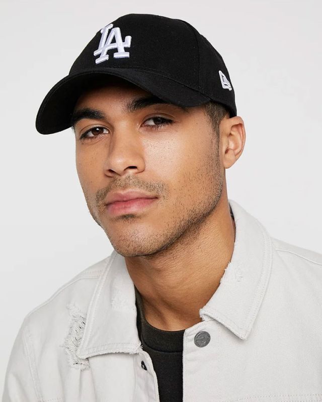 Product: NEW ERA - Cappello nero regolabile con logo bianco - 9 FORTY (1 of 4)