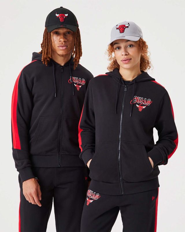 Product: NEW ERA - Felpa nera e rossa con cappuccio zip frontale e logo Chicago Bulls (1 of 5)