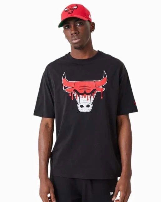 Product: NEW ERA - T shirt girocollo da uomo nera in cotone con logo Chicago Bulls (1 of 4)