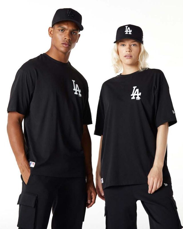 Product: NEW ERA - T shirt oversize nera in cotone con logo bianco (1 of 5)