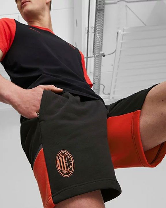 Product: PUMA - Pantaloncini corti da uomo neri e rossi con logo Milan (1 of 5)