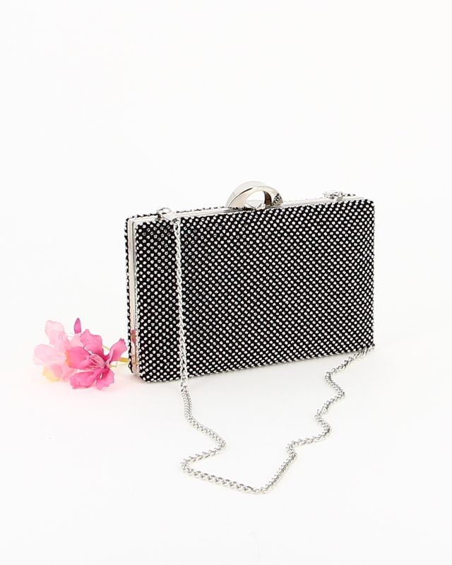 Prodotto: DIVAS - Clutch nera rigida con strass e tracolla catenina removibile