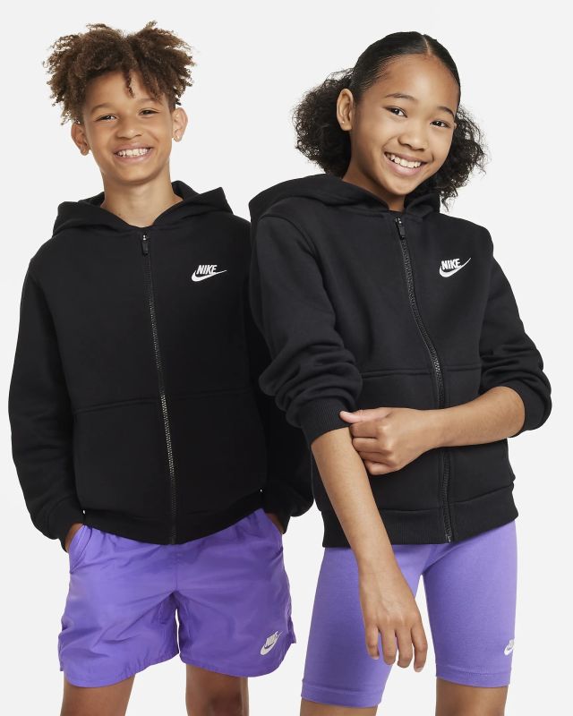 Prodotto: NIKE  Club Fleece - Felpa nera con cerniera e cappuccio per ragazzi FD3004/010