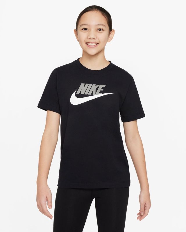 Prodotto: NIKE - TSHIRT SPORTWEAR a maniche corte da ragazzi nera - FZ5178/010