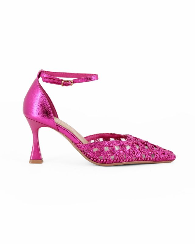 Prodotto: MISS GLOBO - Décolleté fucsia traforata e intrecciata con sottopiede in VERA PELLE e cinturino alla caviglia, tacco 7,5CM